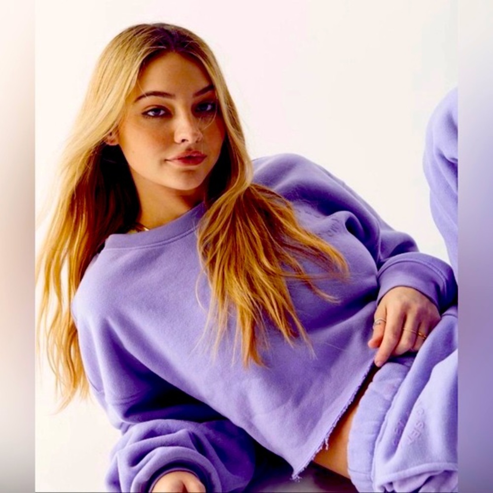 Madelyn Cline Set Active Crop Sweatshirt